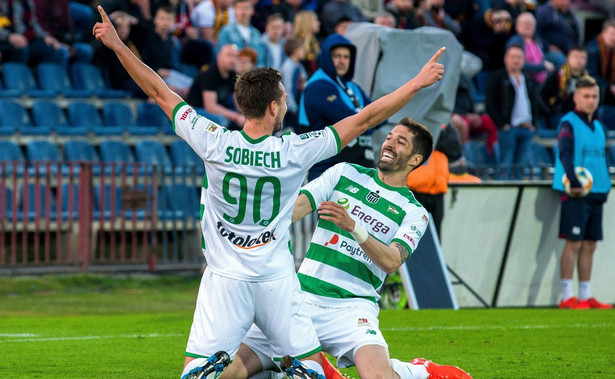 Szalony mecz w Szczecinie! Grad goli, hat-trick Sobiecha i Lechia Gdańsk zgarnia pelną pulę