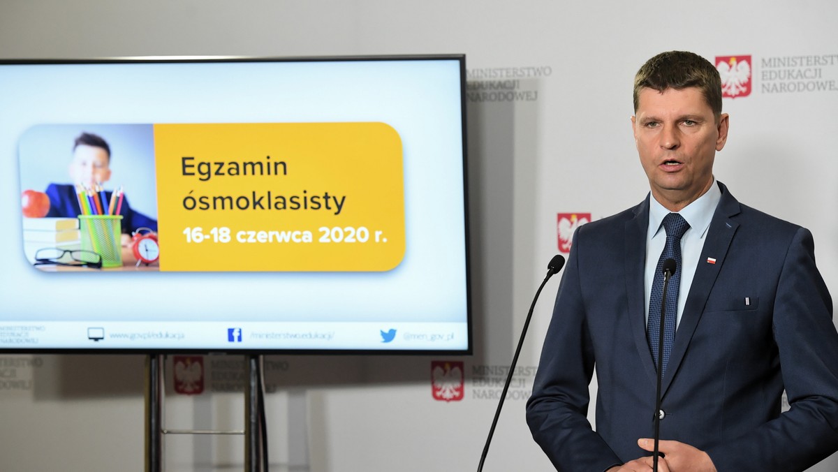 Koronawirus. Co z egzaminami? Harmonogram, rekrutacja. Minister edukacji o szczegółach