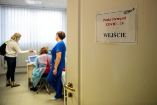 Szczepionki przeciw COVID-19. Popyt przewyższył podaż
