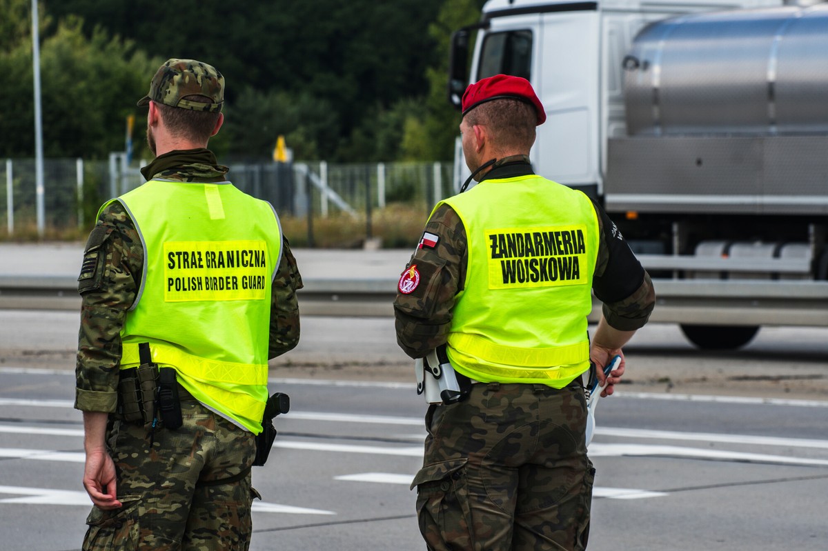 Czy Polacy boją się migrantów? [SONDAŻ]