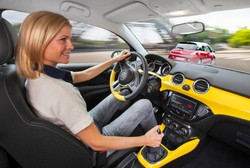 Ministerstwo pozwoli przycisnąć i zmienia ograniczenia prędkości w terenie zabudowanym