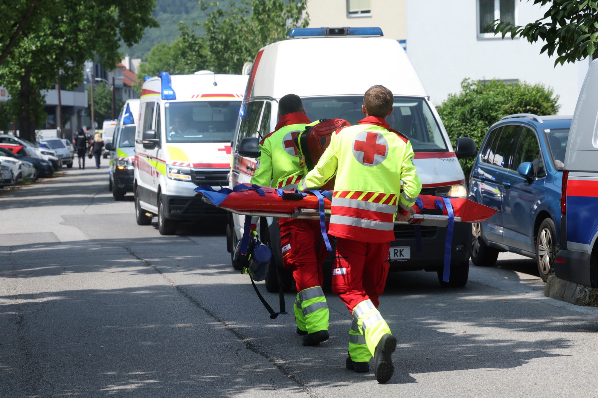 Na škole v rakúskom Grazi došlo k streľbe, pri ktorej zahynulo 10 ľudí.