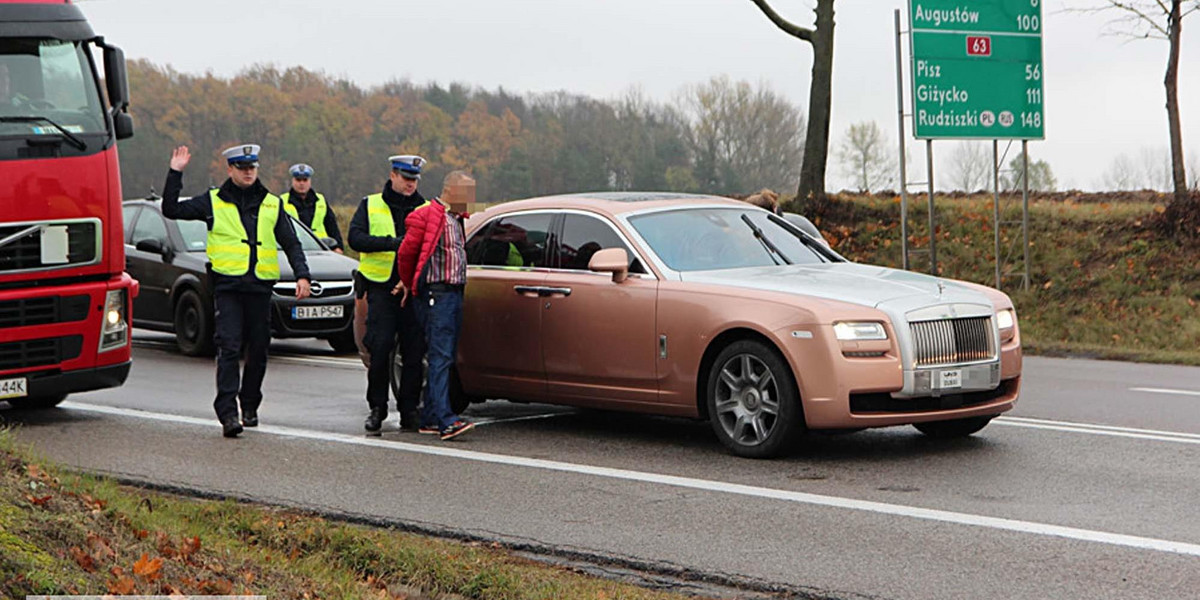 Pościg za luksusowym rolls-roycem. Pirat drogowy uciekał przez kilka powiatów