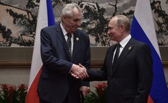 Ponury 'żart' prezydenta Czech na forum w Chinach. 'Za dużo tu dziennikarzy, trzeba by ich zlikwidować'