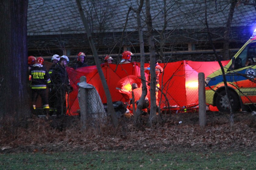 Tragedia w Ligocie Prószkowskiej. Nie żyje malutkie dziecko i jego rodzice. Drugie w ciężkim stanie