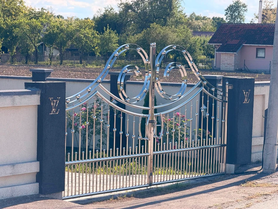 Luj Viton vila