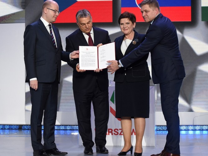Bohuslav Sobotka, Viktor Orban, Beata Szydło i Robert Fico