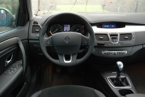 Renault Laguna 2.0 16V Privilege - Czyżby doskonała?