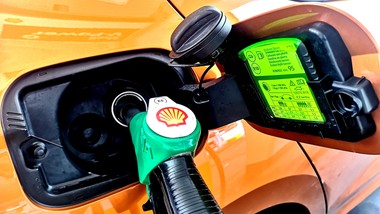 trzęsienie ziemi na stacjach paliw. tyle zapłacisz za benzynę od 2 lutego