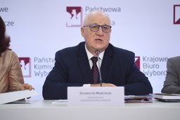 Przewodniczący PKW: Osoby, które stawią się do godz. 21 w komisji mają prawo oddać głos