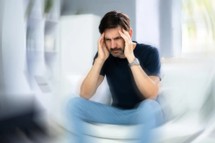 Nowe podejście do leczenia objawów wstrząśnienia mózgu – badacze testują interaktywny metronom