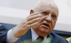 Gorbaczow: NATO przygotowuje się do zmiany zimnej wojny w 'gorącą'