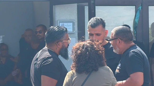 Sahrana oca Bore Santane, okupili se zadrugari i grle Boru Santanu