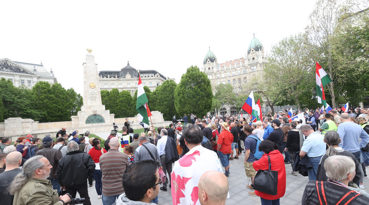 Putyint támogató tüntetés a Szabadság téren / Fotó: Varga Imre