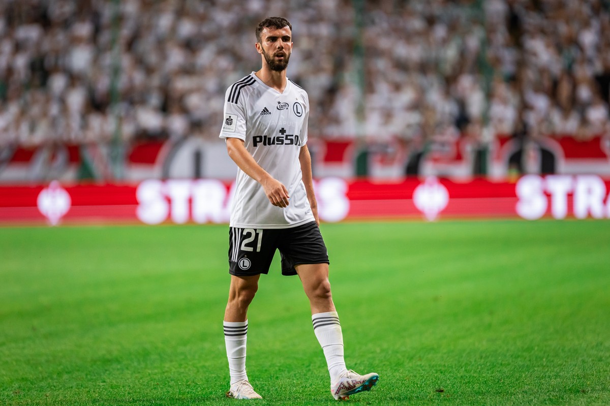 Jurgen Celhaka w przerwie na reprezentację wybrał się do nocnego klubu w Warszawie