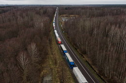 Horrendalne kolejki na przejściu granicznym. Łańcuch ciężarówek na setki godzin