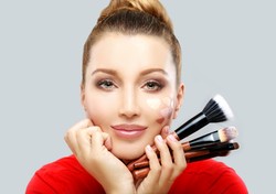 Sama dasz radę to zrobić: profesjonalne sposoby na konturowanie okrągłej twarzy