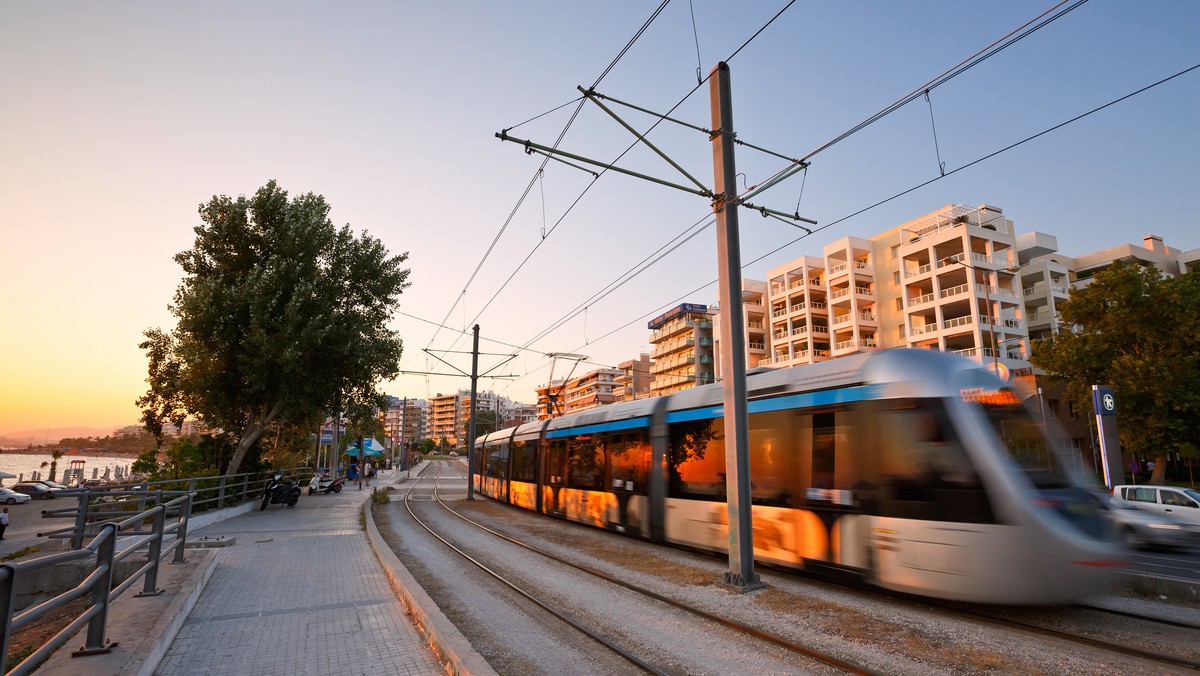 Dwie firmy złożyły oferty w ogłoszonym przez wrocławskie MPK przetargu na zakup 40 nowych tramwajów. Miejski przewoźnik zamierza na ten cel wydać blisko 230 mln zł brutto, z czego ponad 150 mln zł to środki unijne.