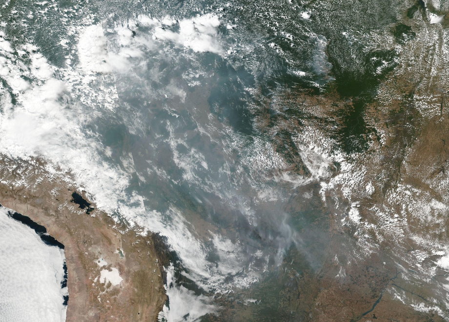 Zdjęcie satelitarne pożarów w Amazonii wykonane przez NASA 20 sierpnia 