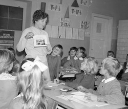 Tylko dzieci PRL-u sobie poradzą. Pytamy o szkołę w PRL-u, o komplet punktów będzie trudno