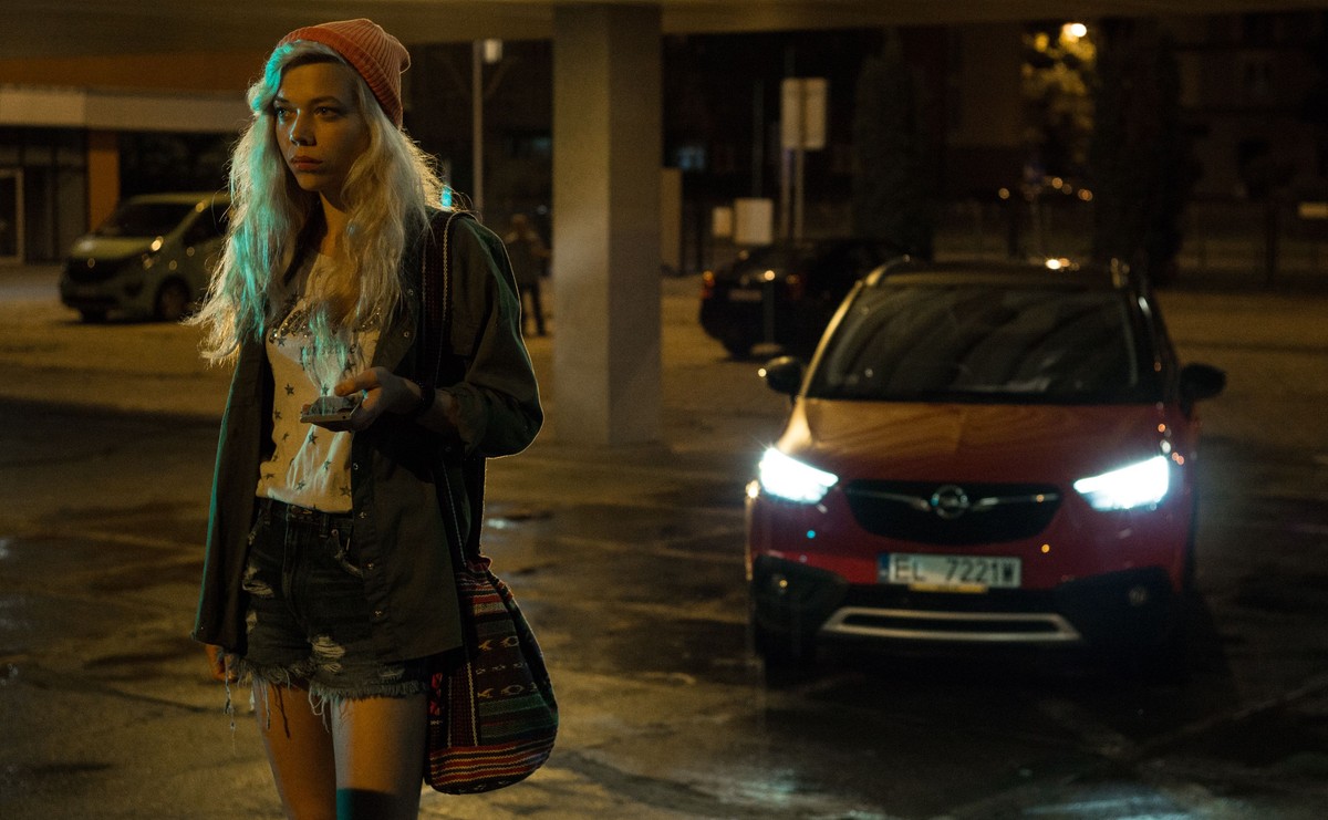 Opel napędza nowy polski serial kryminalny Ultraviolet. Zobacz, czym jeżdżą gwiazdy