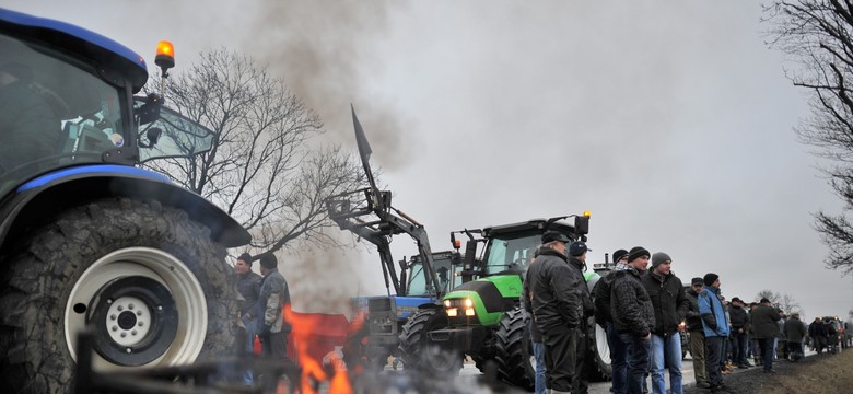 Rolnicy zostają na noc w Zakręcie