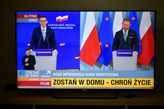 Rząd wprowadza kolejne obostrzenia, w tym ograniczenie liczby osób w sklepach