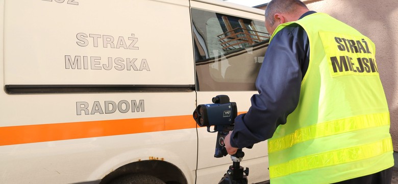 PO broni fotoradarów straży miejskiej. PiS ma na to złoty środek