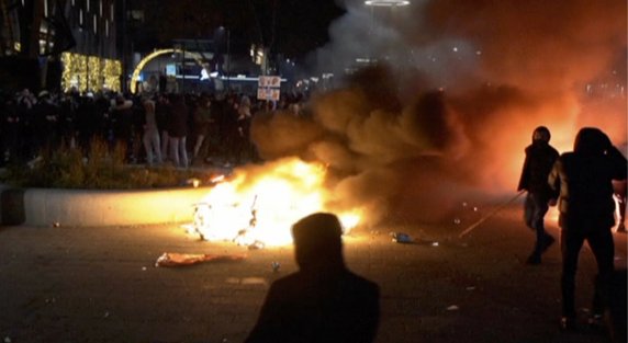 Demonstracje w Rotterdamie przeciwko rządowym obostrzeniom