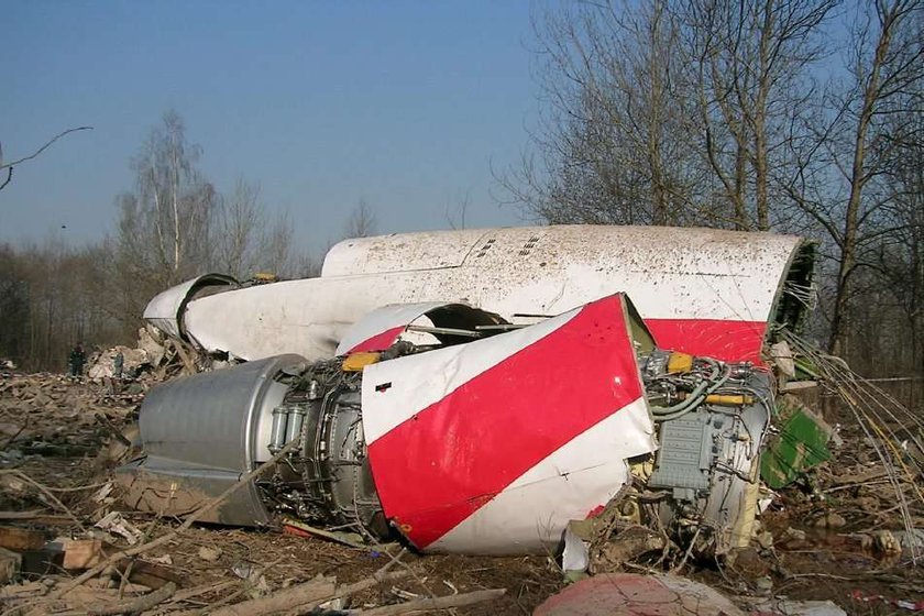 Rosjanie badają fragmenty tupolewa znalezione w garażu rolnika