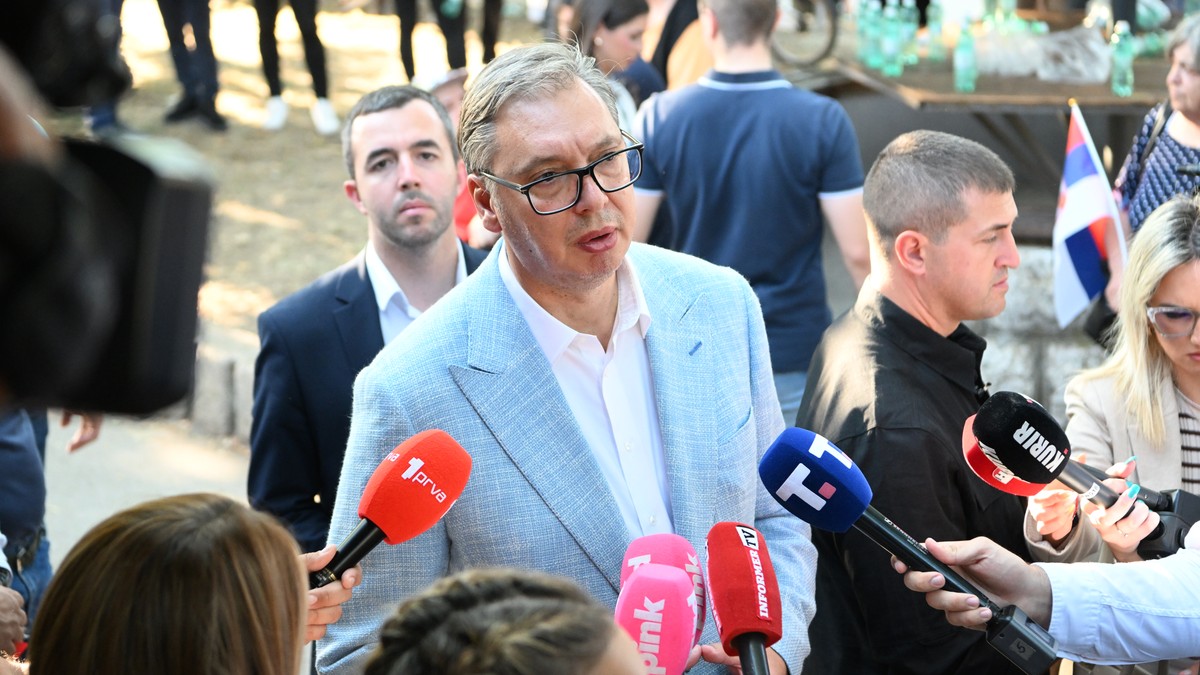 Vučić Expects Finalization of NIS Ownership Deal Between MOL and Gazprom Neft