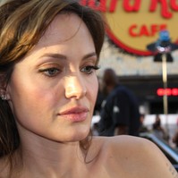 Angelina Jolie-gén - ez az egyetlen gén fogékonyabbá tehet a rákra