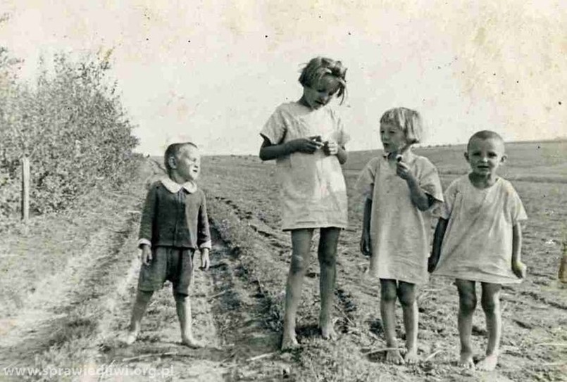 ZDJĘCIA pochodzą ze strony Muzeum Historii Żydów Polskich