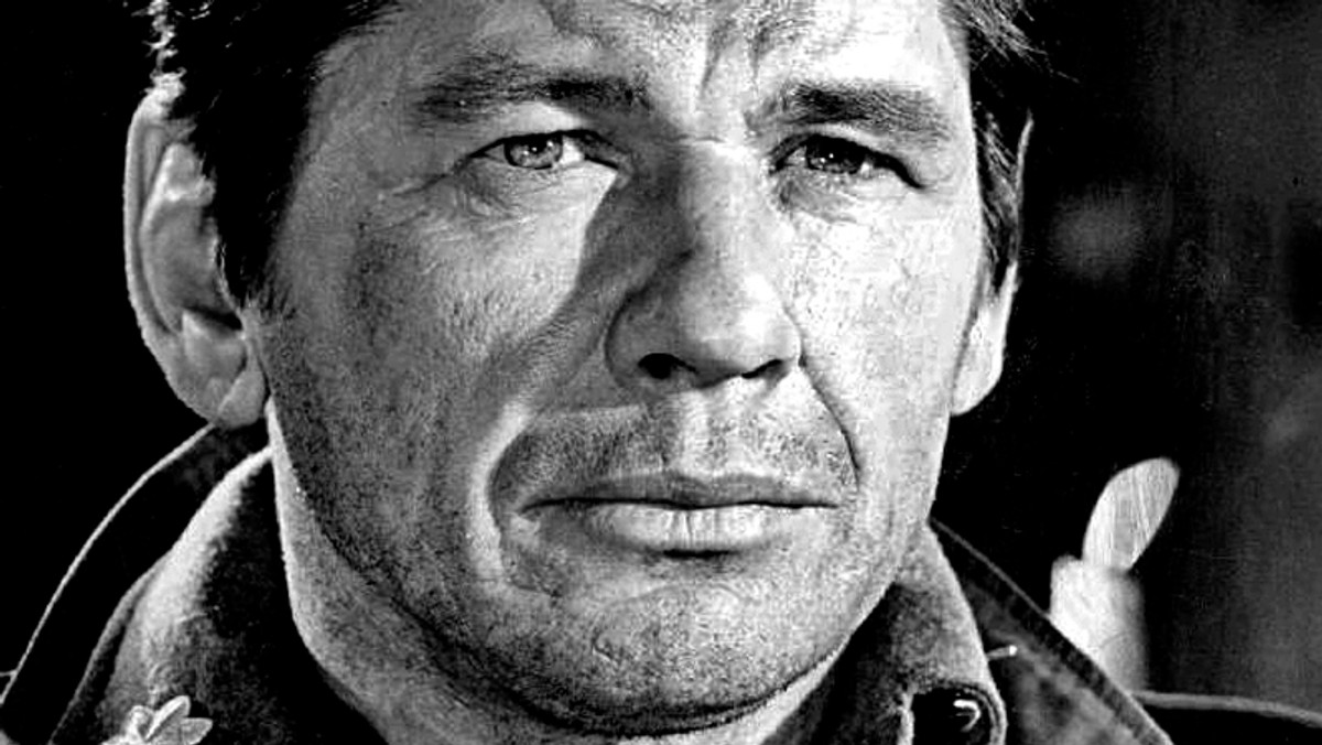 W wieku 82 lat zmarł w sobotę znany z ról ludzi małomównych a brutalnych aktor amerykański Charles Bronson. Przyczyną zgonu było zapalenie płuc. W szpitalu przebywał od kilku tygodni.