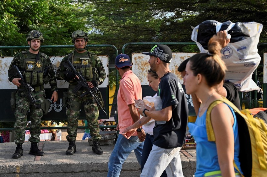 Stalna kriza vlasti u Venecueli (foto: vojska stražari nakon pokušaja puča 30. aprila 2019)