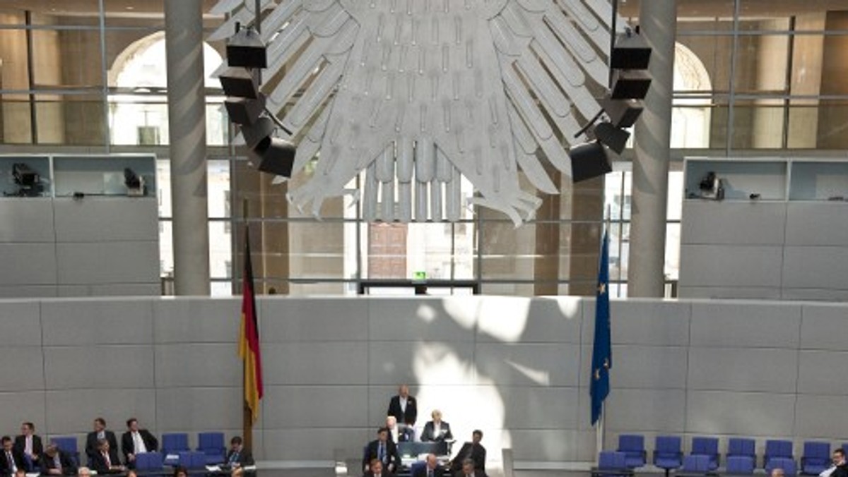 Bundestag, izba niższa parlamentu Niemiec, w głosowaniu w piątek zaaprobował udzielenie Grecji nowej wielomiliardowej pomocy unijnej. Na pomoc zgodzili się w nocy z poniedziałku na wtorek pożyczkodawcy Grecji - UE i Międzynarodowy Fundusz Walutowy.