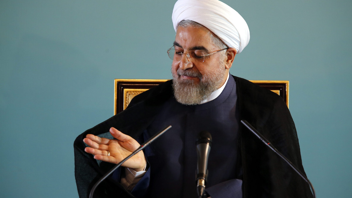 Władze Iranu uważają, że nowe amerykańskie sankcje nałożone na część irańskich banków i firm tylko zwiększą nieufność do USA - powiedział prezydent Hasan Rowhani na konferencji prasowej transmitowanej przez państwową telewizję.