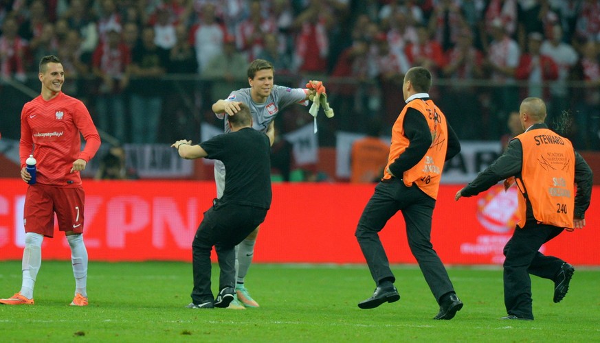 Szczęsny nie tylko zatrzymał Niemców. Ratował też kibica przed ochroniarzami