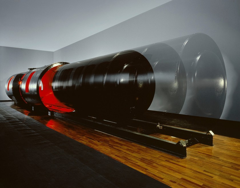 «Twosome» 1991, Stahl, Farbe und elektrisches Licht.