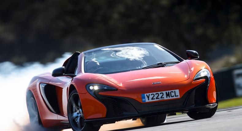 McLaren 650S.