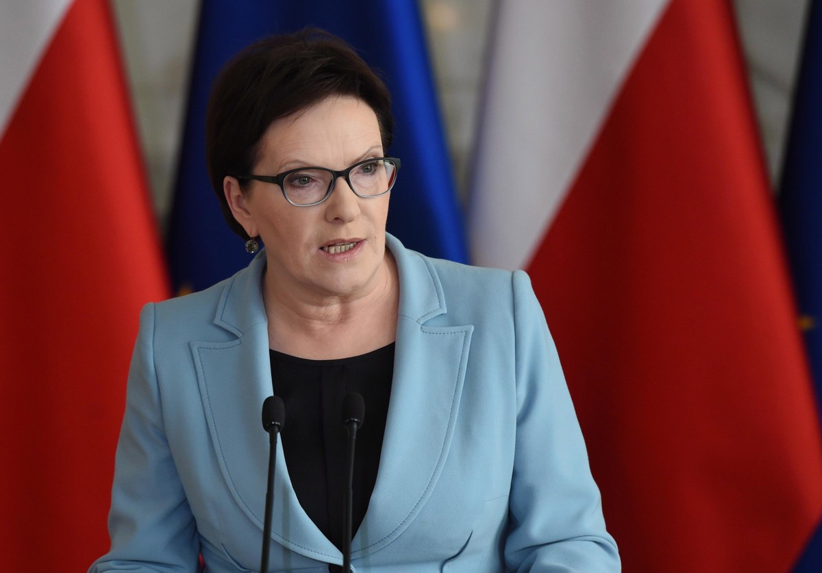Premier wyjaśniła, że bez zawarcia pokoju lub przynajmniej trwałego zawieszenia broni nie ma warunków do przeprowadzenia wolnych wyborów we wschodnim Donbasie