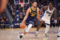 Stephen Curry trafił na 0,2 sekundy przed końcem. Warriors pokonali Thunder [WIDEO]