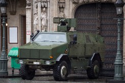 Wojsko na ulicach, nieczynne metro... Najwyższy poziom alarmu terrorystycznego w Brukseli [ZDJĘCIA]