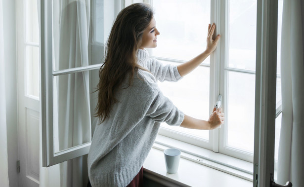 Zabezpiecz okna na zimę. Będzie cieplej i taniej