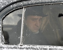 Borys Szyc podglądany na planie filmu o Kantorze [ZDJĘCIA]