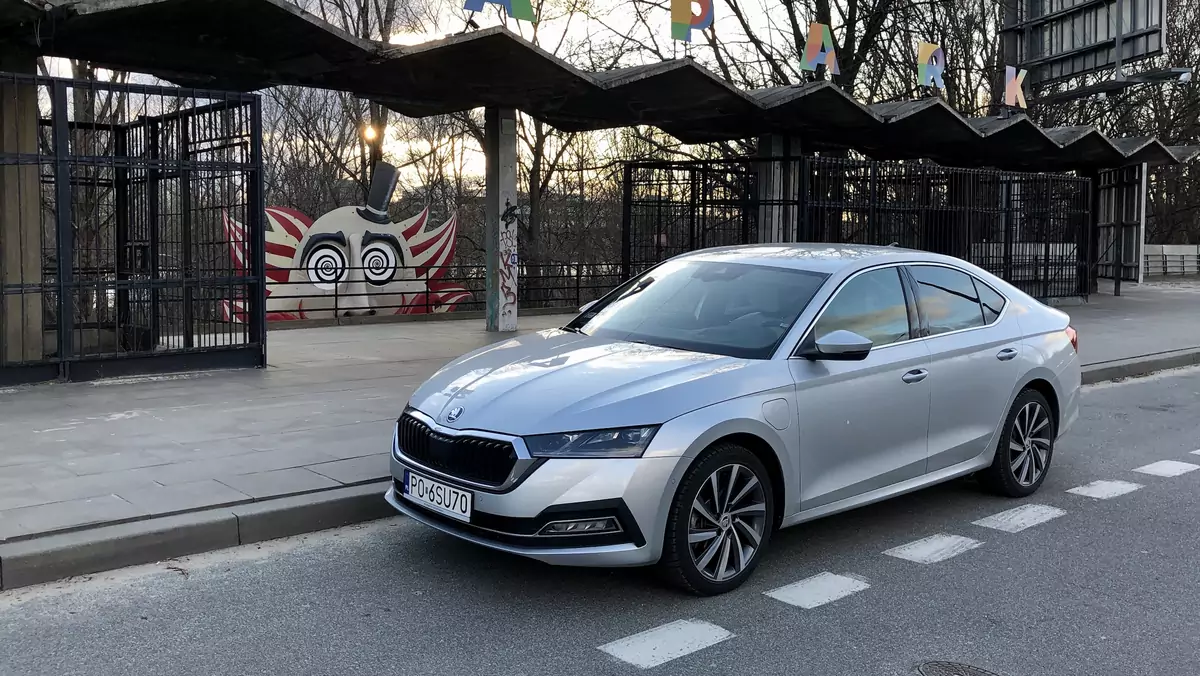 Skoda Octavia 1.4 TSI iV Plug-In Hybrid – omijając stacje paliw - Test