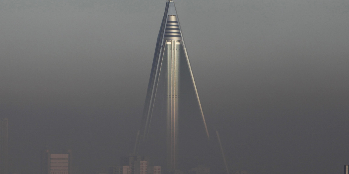 Hotel w kształcie piramidy w Pyongyang, Korea Północna