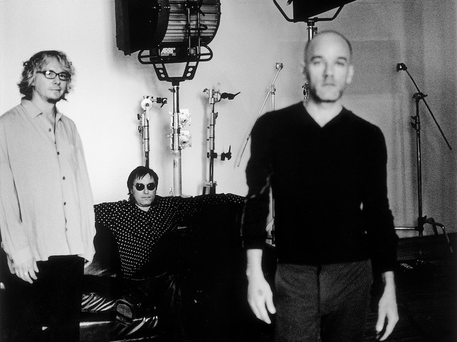 R.E.M. z okresu 'Reveal' (2001)