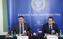 Kolejne uderzenie w KRS? Senator PiS: Chcieli zamieść sprawę pod dywan