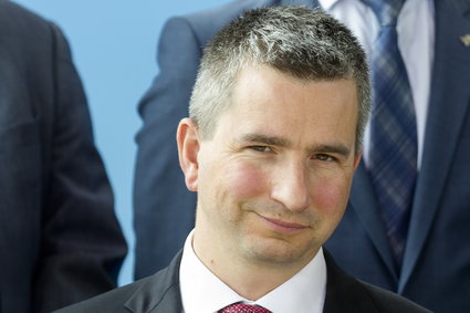 "Warunki są frontowe i takie też powinny być nakłady". Były minister finansów recenzuje politykę rządu